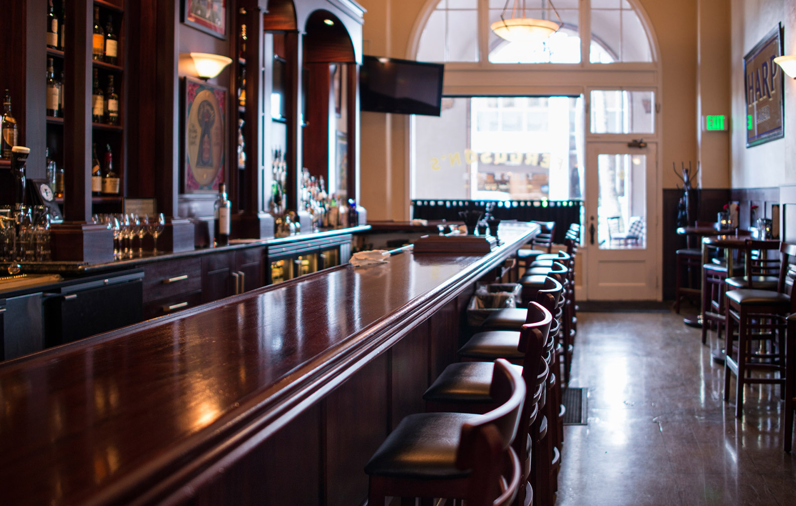 Fergusons Pub bar